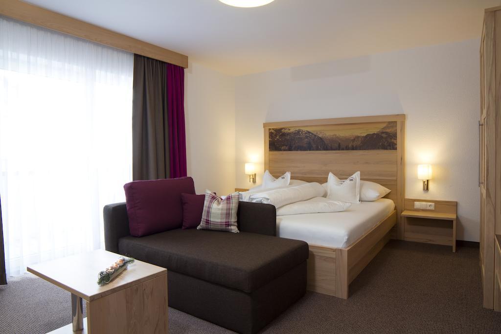 Alpinhotel Monte Superior - Silvretta Card Premium Betrieb Galtuer Exterior photo